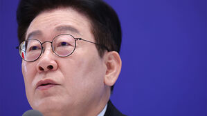 이 대통령 "정교유착, 반란 행위와 같아&hellip;뿌리 뽑아야"