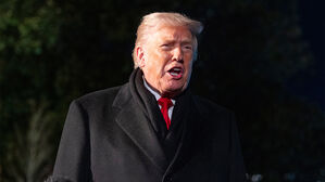 "트럼프, 이란 군사 공격에 미련&hellip;'결정적' 방안 마련 지시"