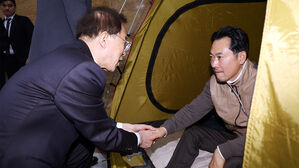 이석연, 장동혁 찾아 "통합위원장으로서 저도 단식하고픈 심정"