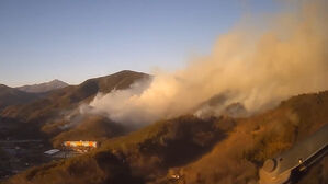 전남 광양 산불 야간진화 총력&hellip;산림청, 수리온 헬기 첫 투입