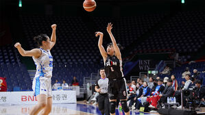 '이소희 3점포 5방' 여자농구 BNK, 우리은행에 승리