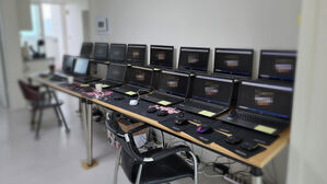 경찰, '조폭&middot;전 국가대표 가담' 도박 조직 23명 적발&hellip;판돈 2조 원