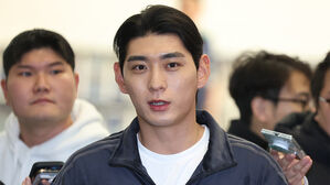 이정후, LA 공항에서 서류 문제로 억류&hellip;정치인 개입으로 풀려나