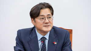 홍익표 정무수석 "민주-혁신 합당 논의, 사전 연락 받아"