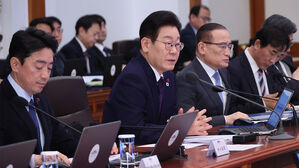 이 대통령 "명분&middot;대의에 매달려 혼란만 가중시키면 개혁 아냐"