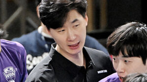 박철우 우리카드 감독 대행, '친정' 삼성화재전 첫 만남서 완승