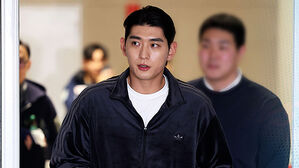 이정후, LA 공항에서 구금&hellip;이게 무슨 일?