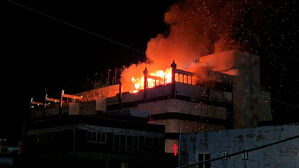 운동하다가 '깜짝'&hellip;7층 옥상 화재로 18명 대피