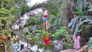 관광객들 추태에 "제발 그만"&hellip;경고장 내민 사찰