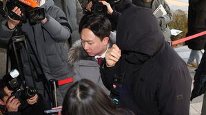 김경 '공천 항의' 받고 돈인 줄 알았다?&hellip;강선우 구속영장 검토