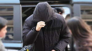 강선우 전 보좌관 경찰 4차 출석&hellip;묵묵부답