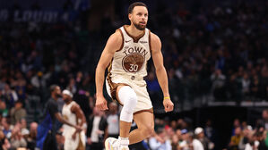 커리, '3점슛 1만 회 시도' 진기록&hellip;8개 넣고도 팀은 패배