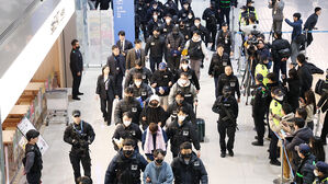 캄보디아서 압송된 50대 인천서 수사&hellip;'가짜 투자리딩방' 운영