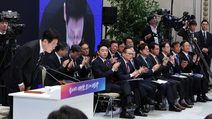 강훈식 비서실장 등이 지난 21일 청와대 영빈관에서 열린 이재명 대통령 신년기자회견에 참석해 있다. (사진=연합뉴스)