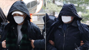 90대 노모 때려 숨지게 한 딸 구속심사&hellip;취재진 질문에 침묵