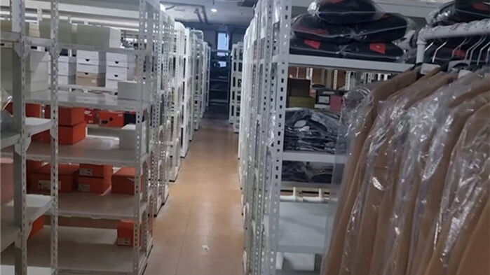 위조 상품 비밀 창고 (사진=인천본부세관 제공, 연합뉴스)