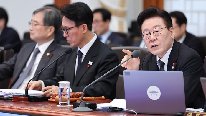 이 대통령 "국회 입법 속도 너무 느려&hellip;일을 할 수가 없다"