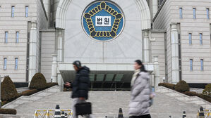 유산 후 성관계 거부하는 아내 살해한 30대&hellip;2심도 징역 25년