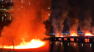 "재난이다" 아비규환&hellip;자전거 타고 다니며 '화르륵'