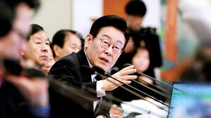 청와대 "양도세 중과 유예 종료, 한두 달 미룰 수도"