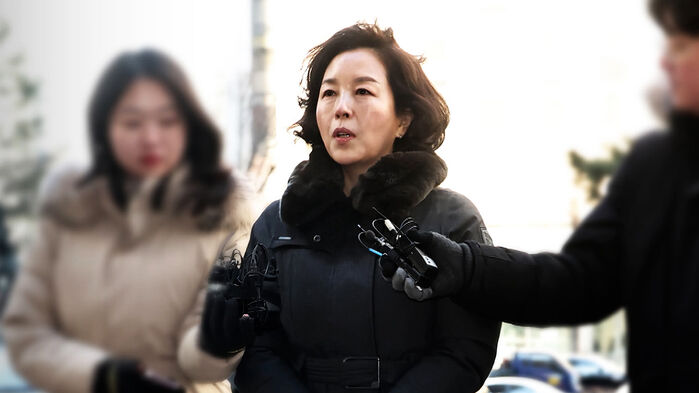 네 번째 경찰 소환…'구청장 공천 로비' 추궁