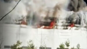 노동자 2명 실종&hellip;"탈출 못했나" 공장 근처에 휴대폰