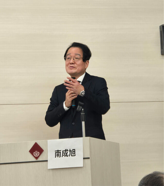 남성욱 전 국가안보전략연구원장이 2026년 1월 31일 와세다 대학교에서 열린 심포지엄에서 강연하고 있다.