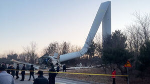영덕서 풍력발전기 쓰러져&hellip;"불과 몇 초 차이" 인명 피해 없어