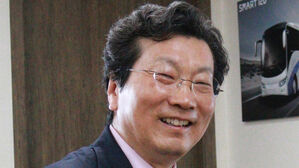 '쌍용차 먹튀 의혹' 에디슨모터스 강영권 전 회장 1심 징역 3년