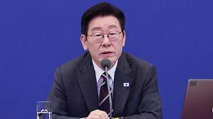 "버티는 것보다 파는 것이 유리할 것"&hellip;연일 부동산 강공