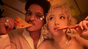 "생애 최고의 밤" 로제-브루노 마스 뒷풀이 뜻밖의 음식