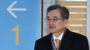 조현 외교장관, 미국 도착&hellip;미 국무와 회담&middot;핵심광물회의 참석