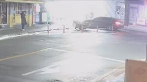 안양서 카페로 승합차 돌진&hellip;50대 1명 이송