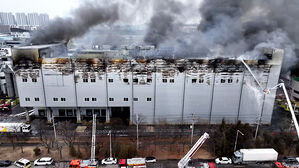 SPC삼립 시화공장 8시간 만에 완진&hellip;오늘 합동감식
