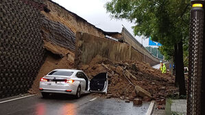 경찰, '옹벽 붕괴 중대재해' 이권재 오산시장 압수수색