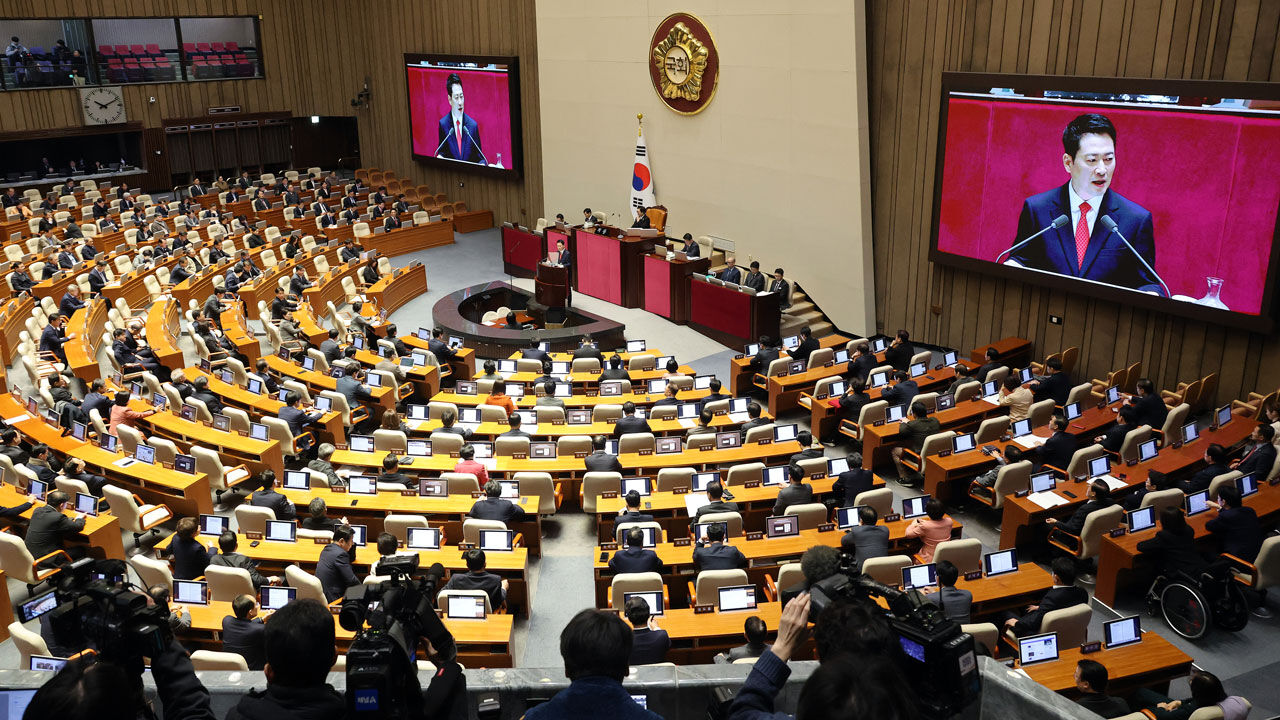 국민의힘 장동혁 대표가 4일 국회에서 열린 2월 임시국회 본회의에서 교섭단체 대표 연설을 하고 있다. (사진=연합뉴스)