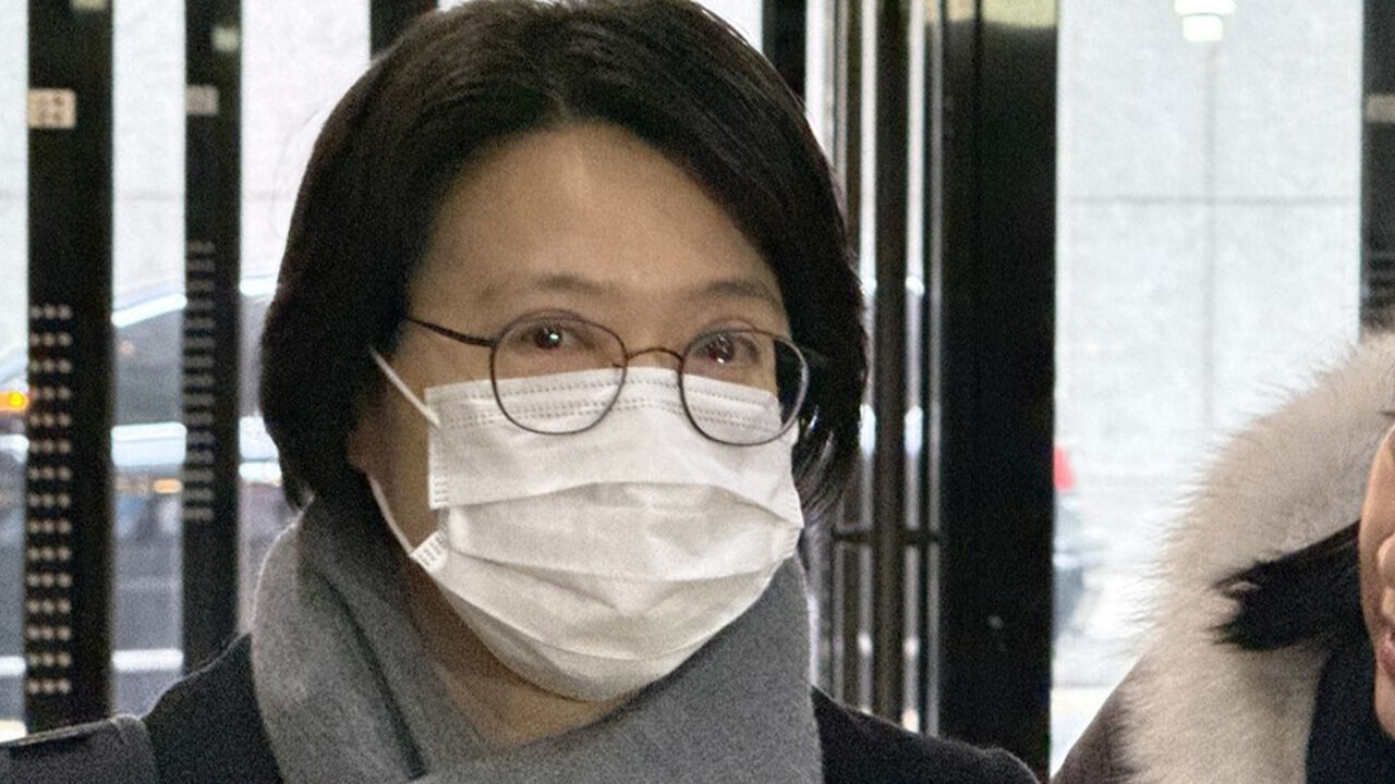 상설특검, '쿠팡 수사 외압 의혹' 김동희 검사 피의자 2차 소환 - 뉴스 썸네일 이미지