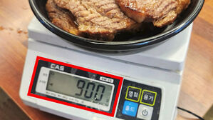 [사건x파일] "정량보다 더 줬다"?&hellip;갈비 무게 달아보니