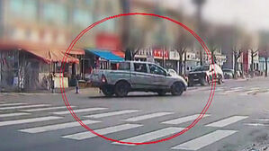 후진하다 노점상 덮친 SUV&hellip;70대 자매 날벼락