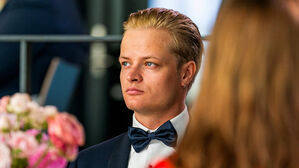 의식잃은 여성과 성행위&hellip;"어머니 유명세로" 왈칵