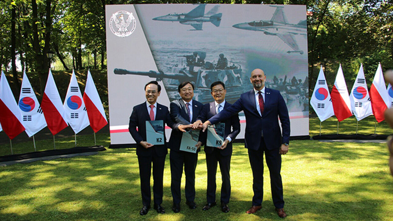 2022년 7월 폴란드와 K2 전차, FA-50 경공격기, K9 자주포 수출 포괄계약을 체결한 뒤 폴란드 방산수출은 급증했다.