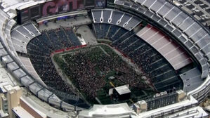 한판에 2.5조 몰리나&hellip;"다들 흥분" 돈 빨아들인다