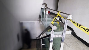 "왜 무시해" 현관문 열자 흉기 든 중학생&hellip;세 모녀 피습