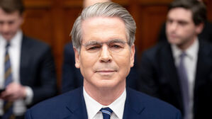 미 재무 "우크라전 협상 따라 러시아 그림자함대 제재 검토"