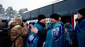 합의 즉시 풀려난 포로 314명&hellip;웃음과 눈물의 재회