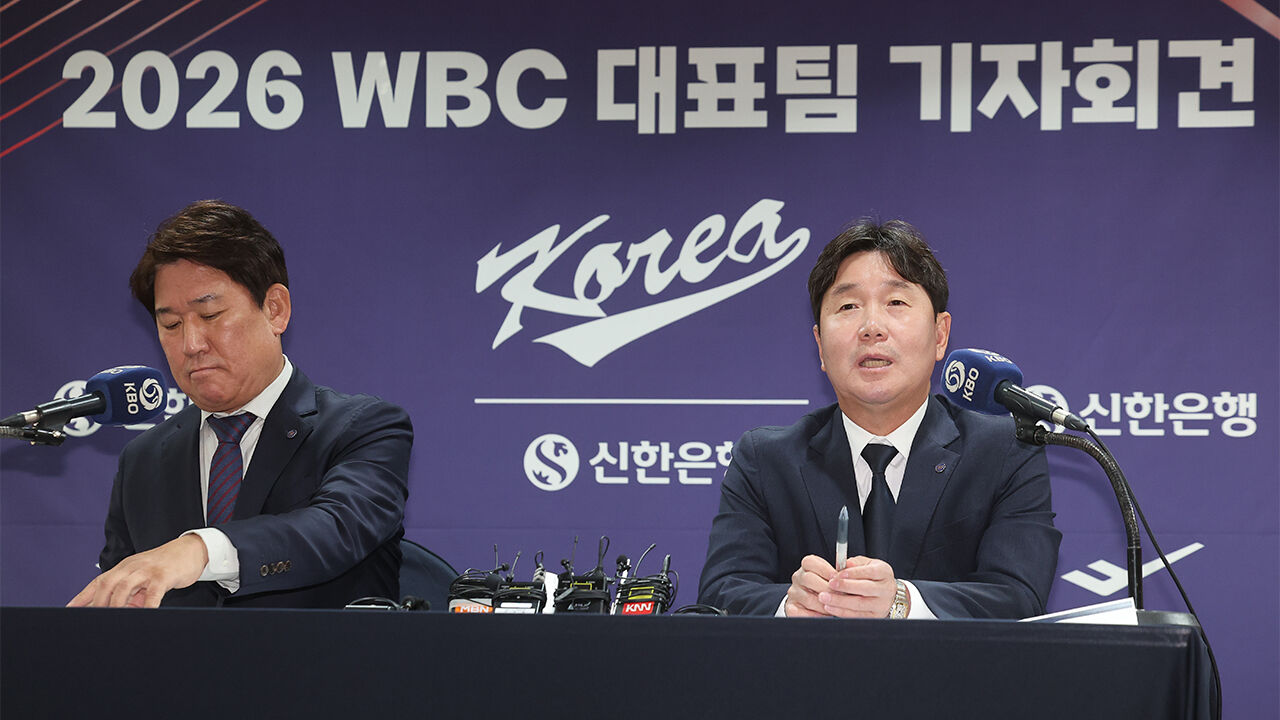 6일 서울 중구 한국프레스센터에서 열린 2026 WBC 대표팀 기자회견에서 류지현 한국 야구 대표팀 감독이 취재진 질문에 답하고 있다.