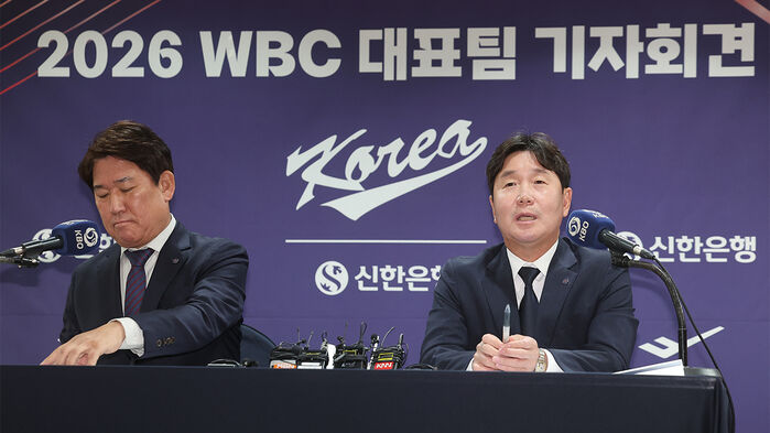 6일 서울 중구 한국프레스센터에서 열린 2026 WBC 대표팀 기자회견에서 류지현 한국 야구 대표팀 감독이 취재진 질문에 답하고 있다.
