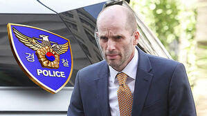 쿠팡 로저스 "수사 적극 협조"&hellip;경찰 "허위 증언 추궁"