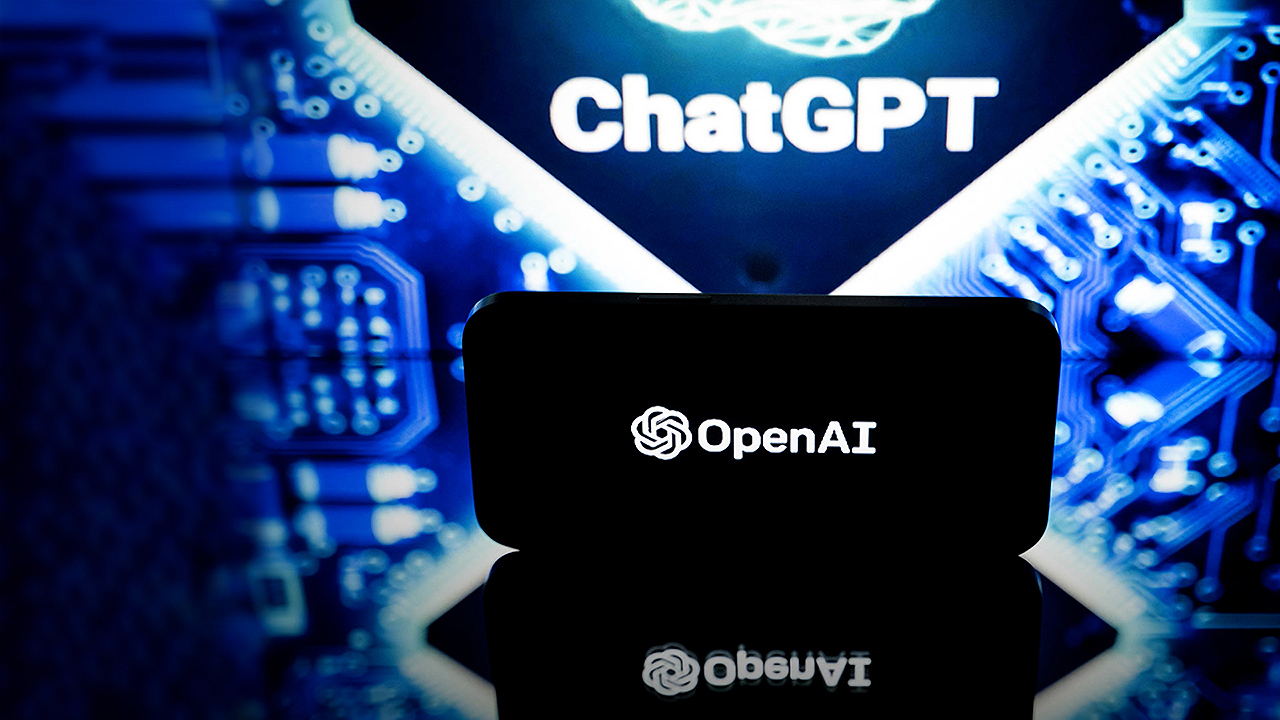  식스팩 대신 깔창 어때? …116억 들여 공개 저격