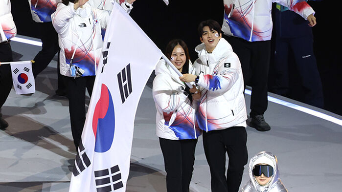 공동 기수 피겨스케이팅 차준환(서울시청), 스피드스케이팅 박지우(강원도청) (사진=연합뉴스)